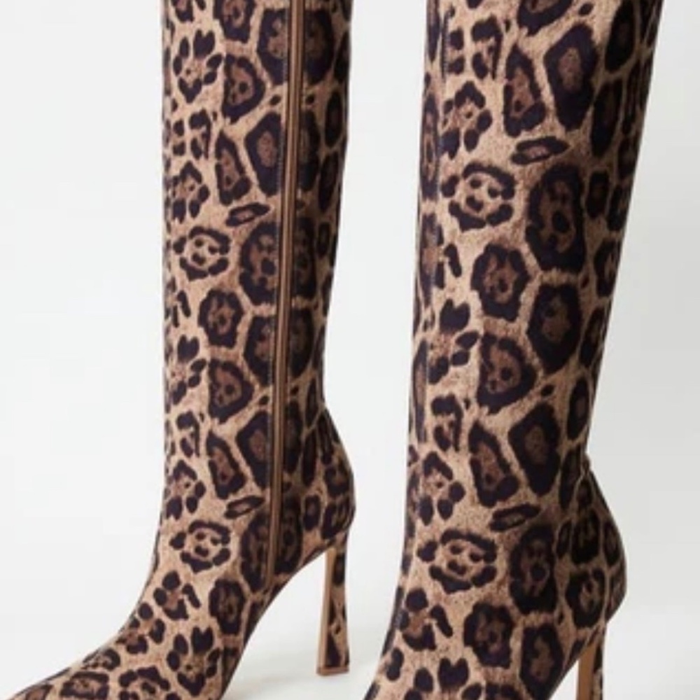 Shoedazzle Erika light leopard heeled boots size 6.5